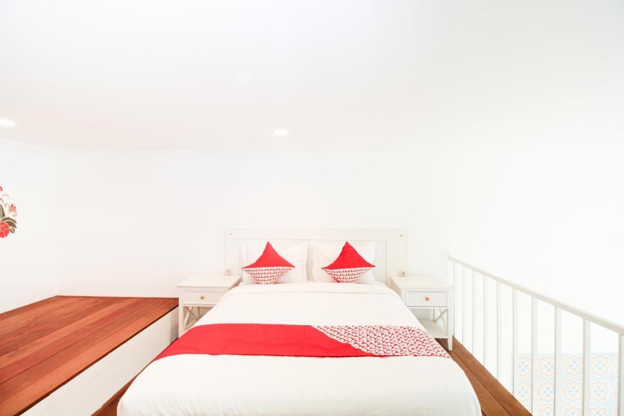 Oyo 204 Blessing Residence Surabaya Luaran gambar